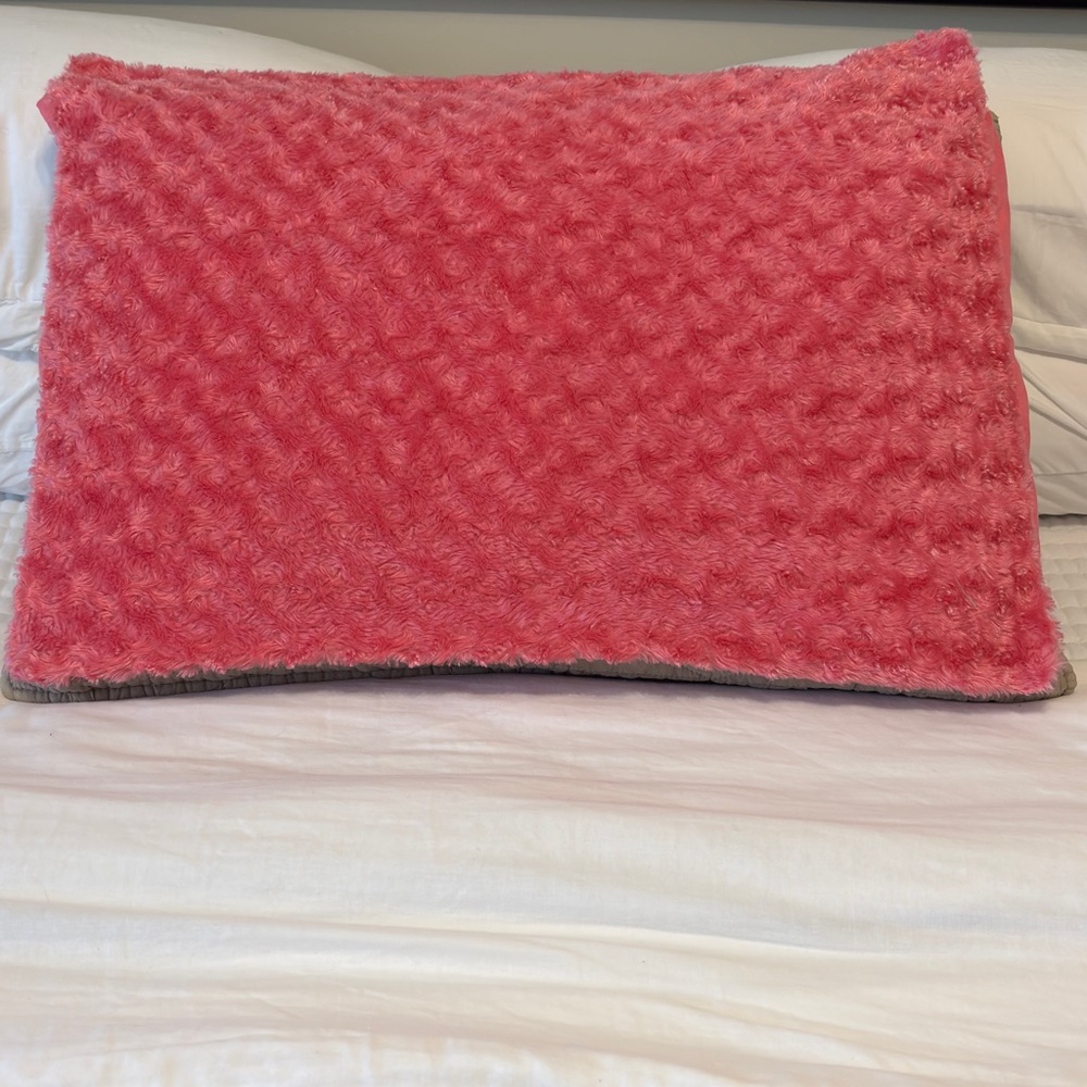 VCNY Pillow Sham Faux Fur Hot Pink 19X25 Standard Sz Barbiecore Fairycore